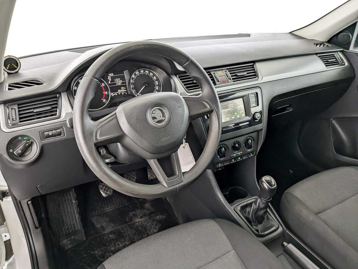 Skoda Rapid с пробегом — 2017 год. Фото: #15