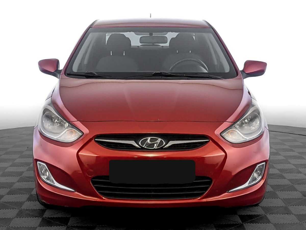 Hyundai Solaris с пробегом — 2012 год. Фото: #1
