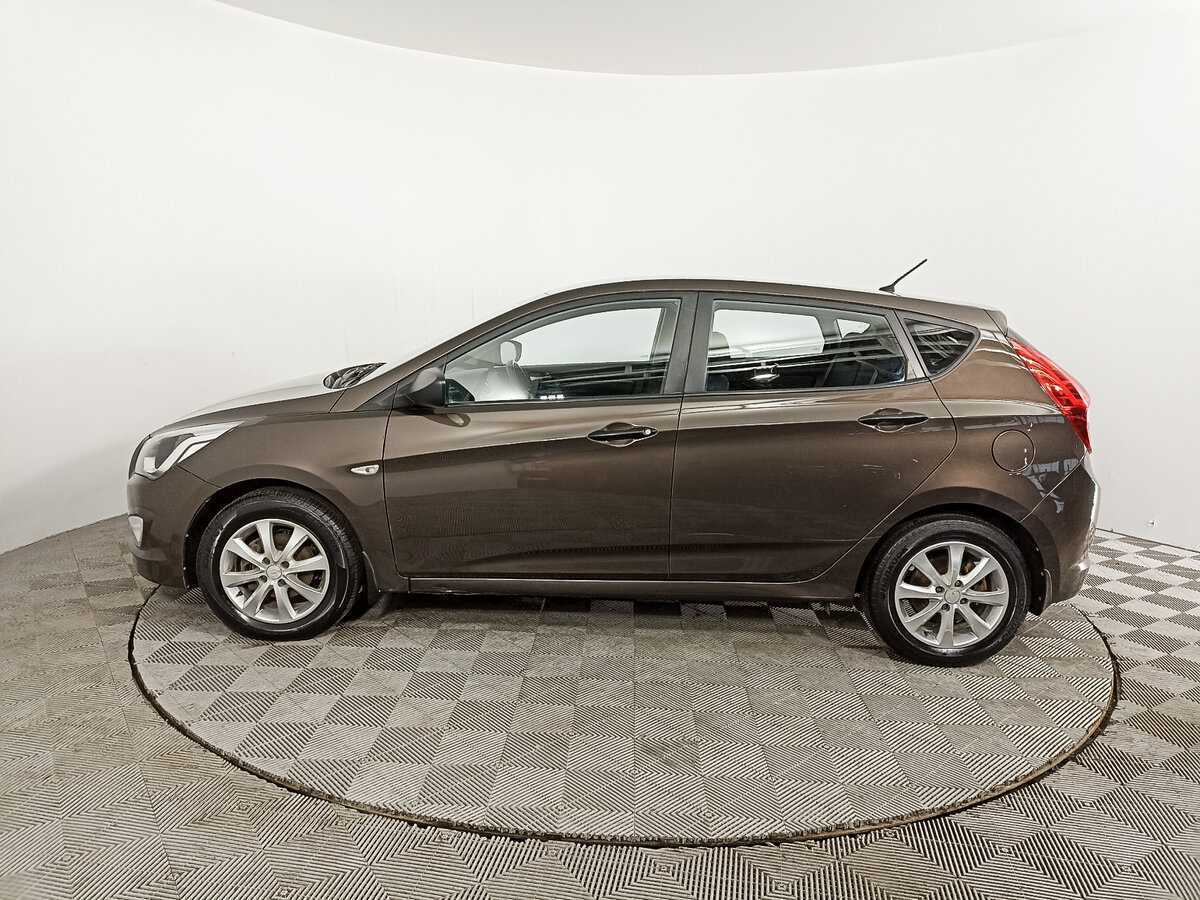 Hyundai Solaris с пробегом — 2014 год. Фото: #7