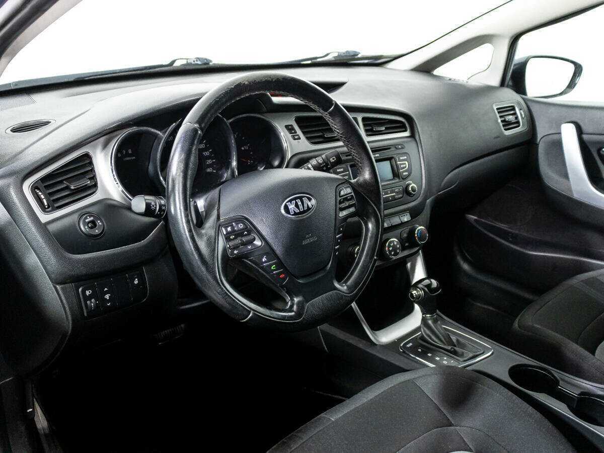 Kia Ceed с пробегом — 2013 год. Фото: #10