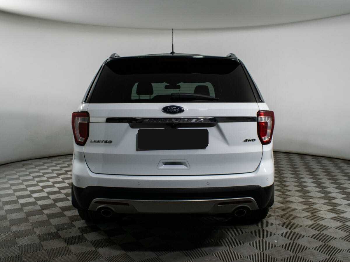 Ford Explorer с пробегом — 2016 год. Фото: #5