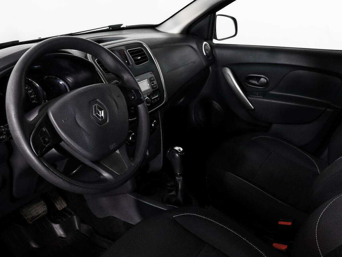 Renault Sandero с пробегом — 2018 год. Фото: #6