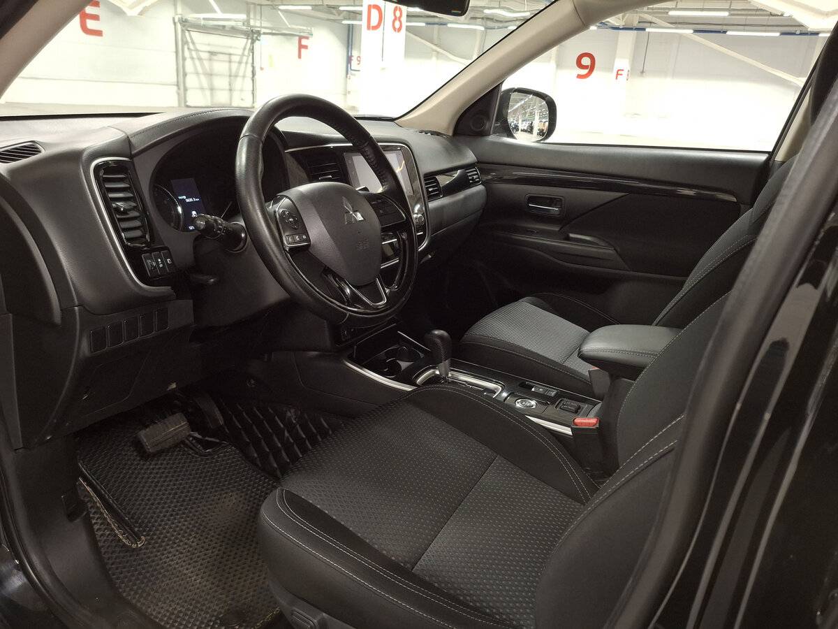 Mitsubishi Outlander с пробегом — 2020 год. Фото: #15