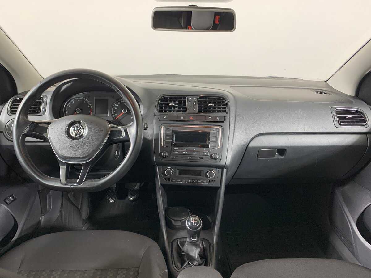 Volkswagen Polo с пробегом — 2016 год. Фото: #9