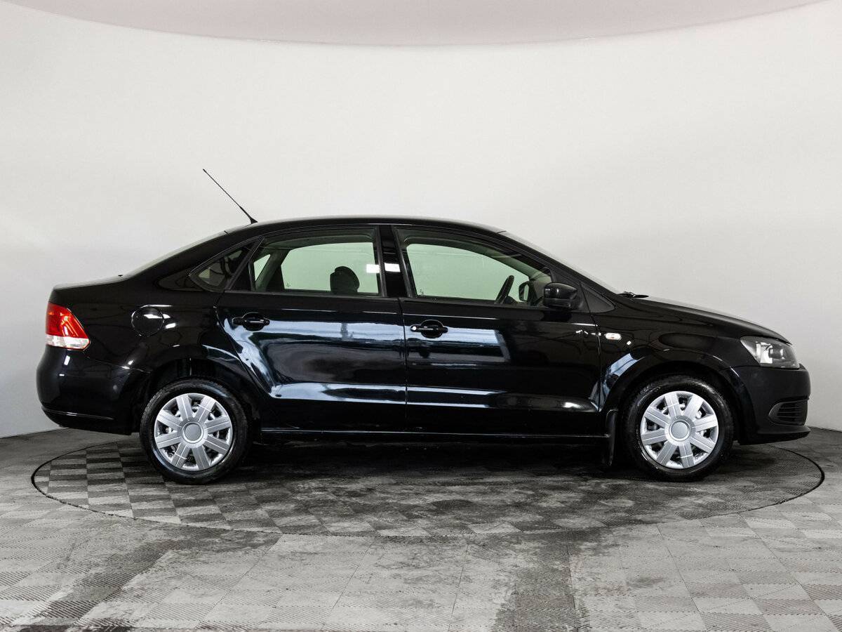 Volkswagen Polo с пробегом — 2012 год. Фото: #3