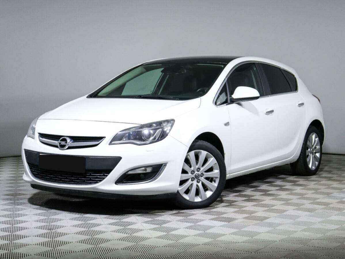 Opel Astra с пробегом — 2012 год. Фото: #0