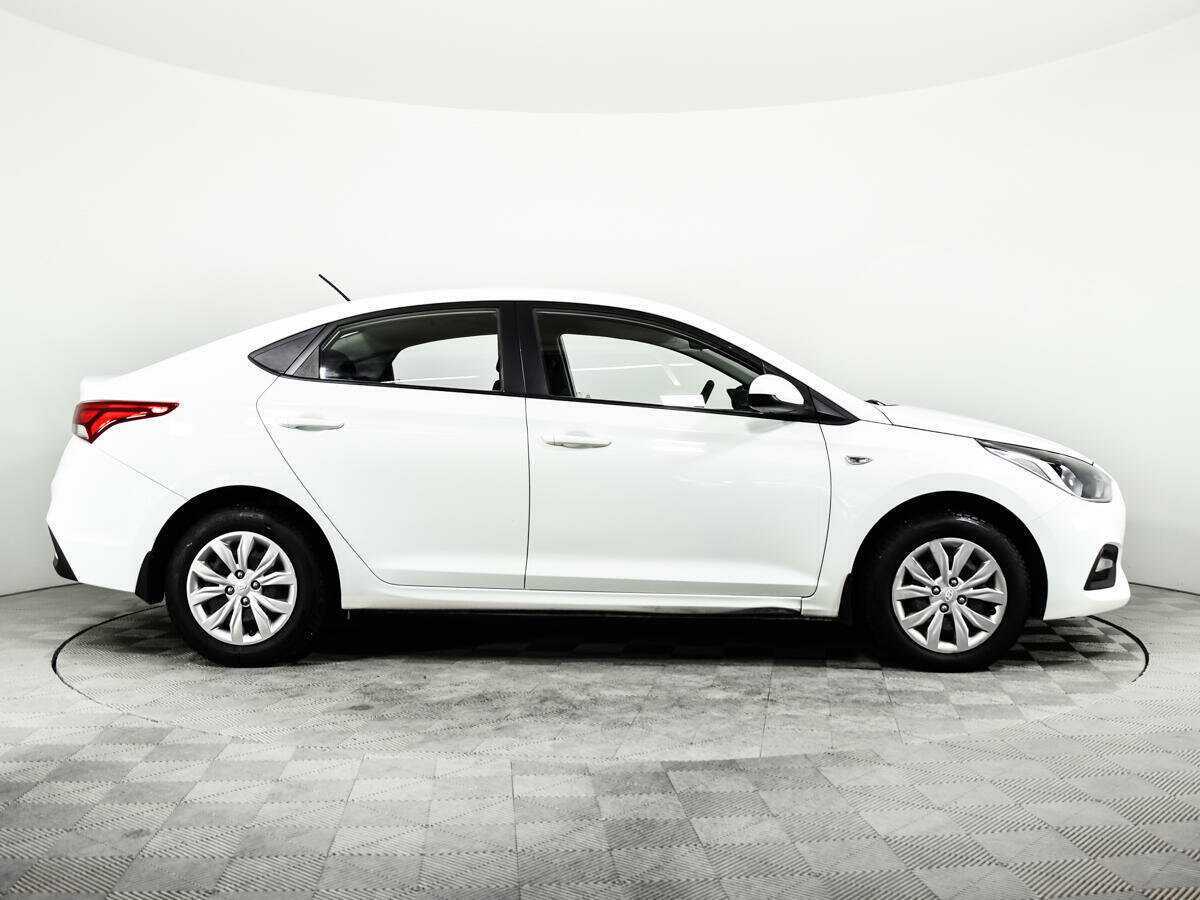 Hyundai Solaris с пробегом — 2017 год. Фото: #3