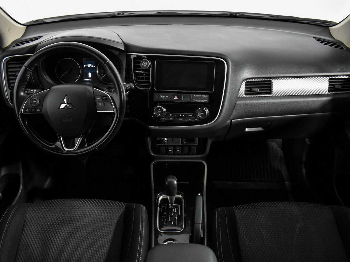 Mitsubishi Outlander с пробегом — 2018 год. Фото: #13