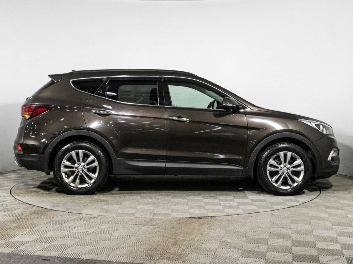 Hyundai Santa Fe с пробегом — 2017 год. Фото: #3