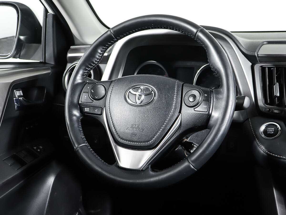 Toyota RAV4 с пробегом — 2018 год. Фото: #14