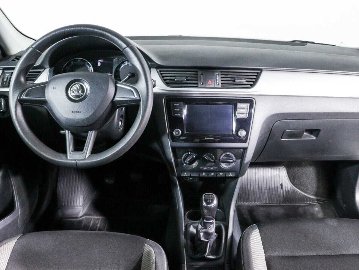 Skoda Rapid с пробегом — 2019 год. Фото: #9