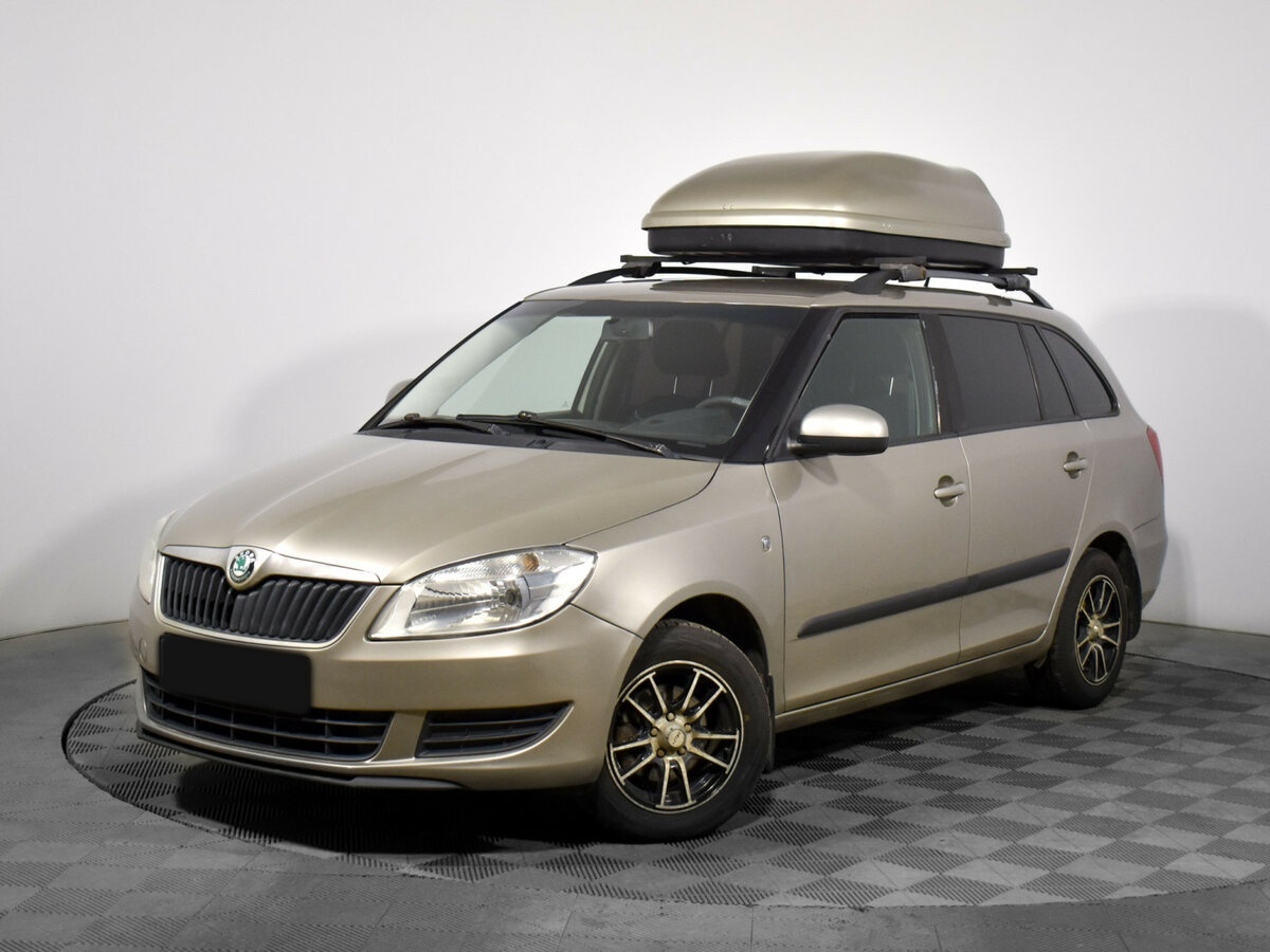 Skoda Fabia с пробегом — 2012 год. Фото: #0