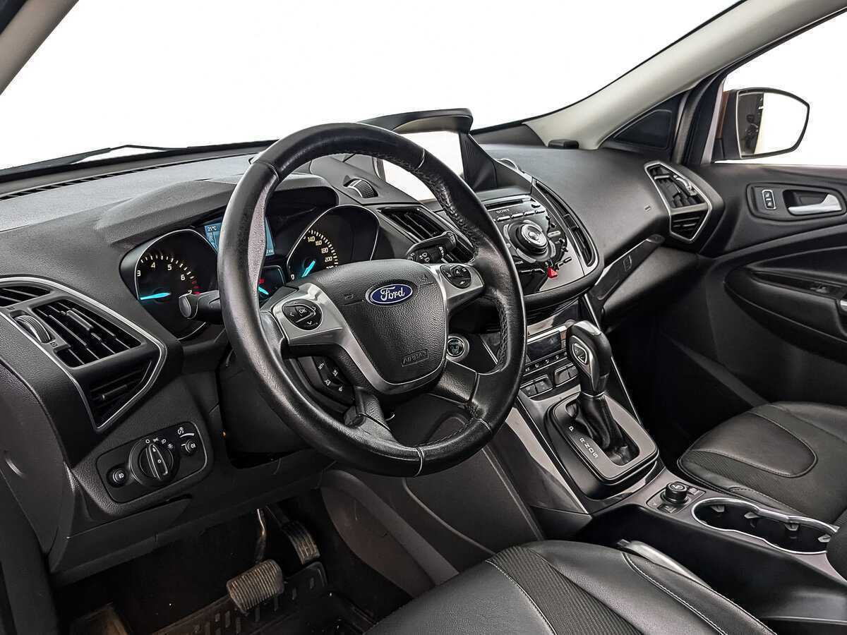 Ford Kuga с пробегом — 2014 год. Фото: #14