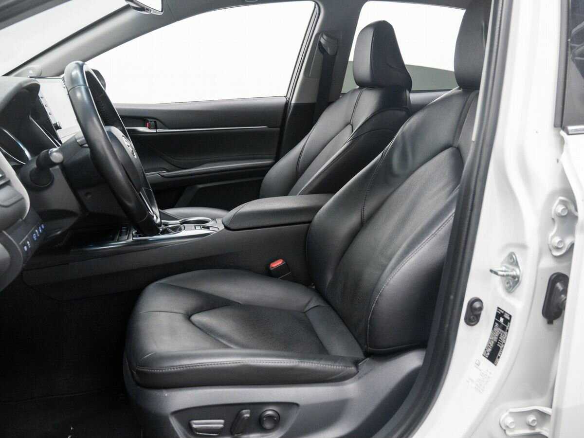 Toyota Camry с пробегом — 2022 год. Фото: #14