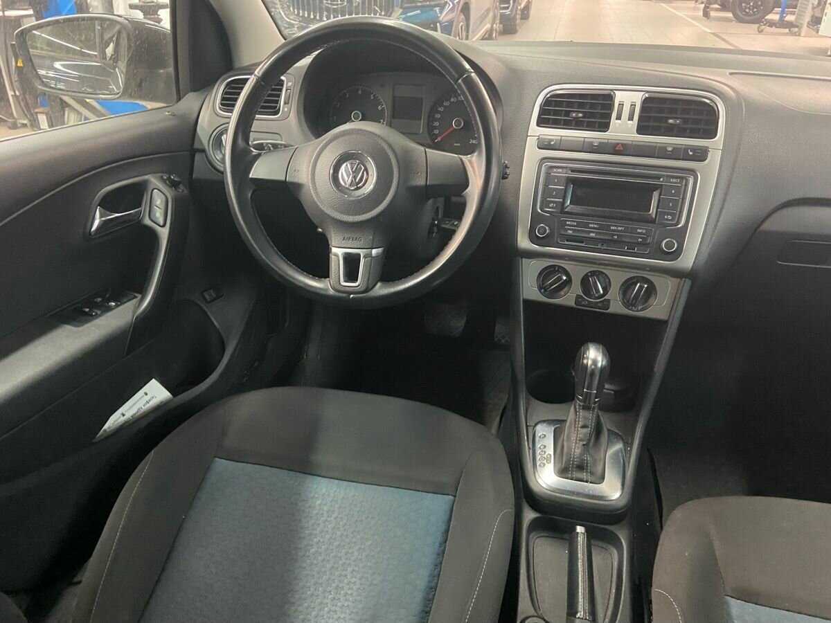 Volkswagen Polo с пробегом — 2013 год. Фото: #8