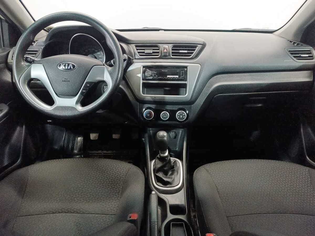 Kia Rio с пробегом — 2017 год. Фото: #11