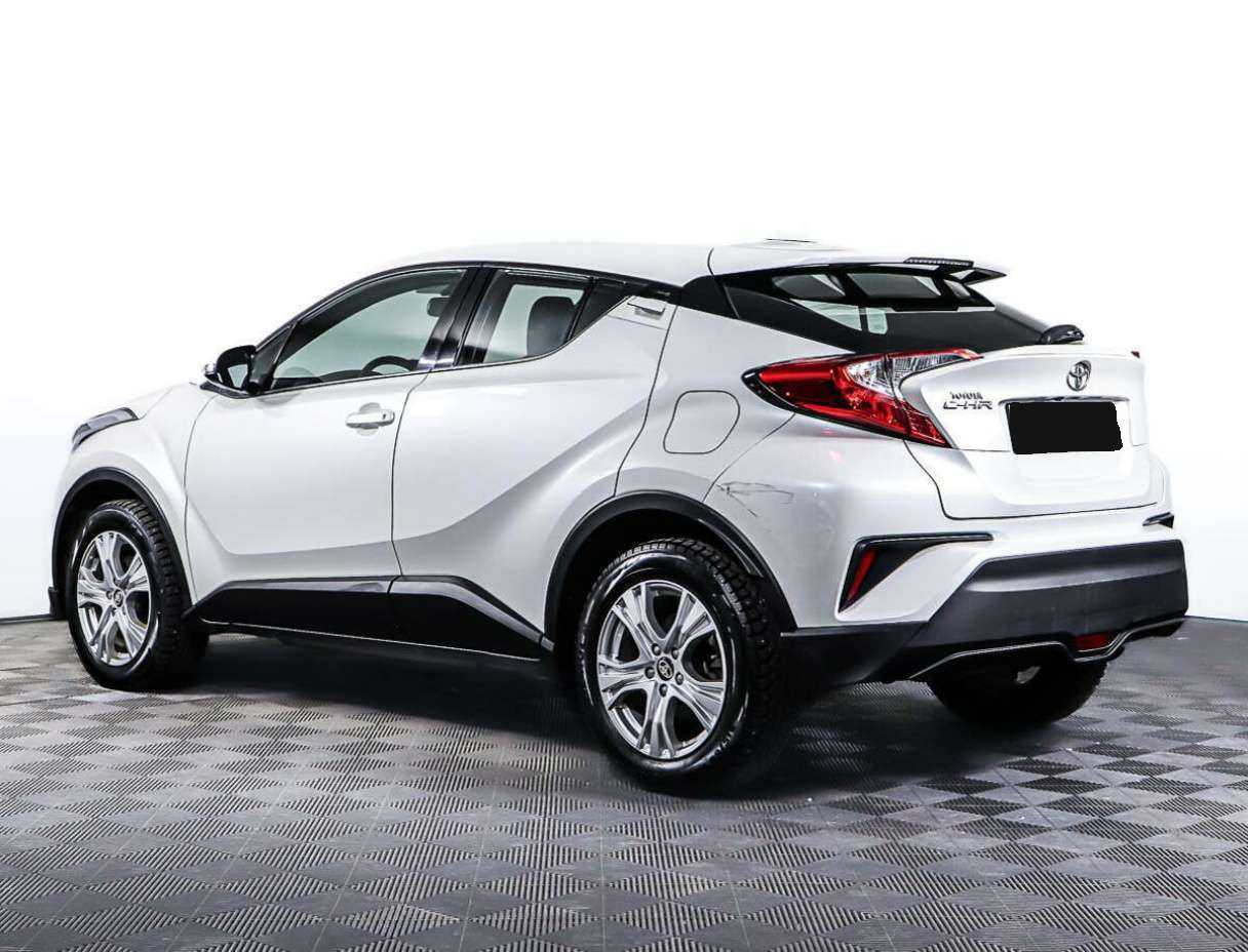 Toyota C-HR с пробегом — 2019 год. Фото: #6