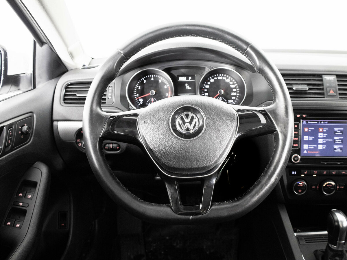 Volkswagen Jetta с пробегом — 2016 год. Фото: #7