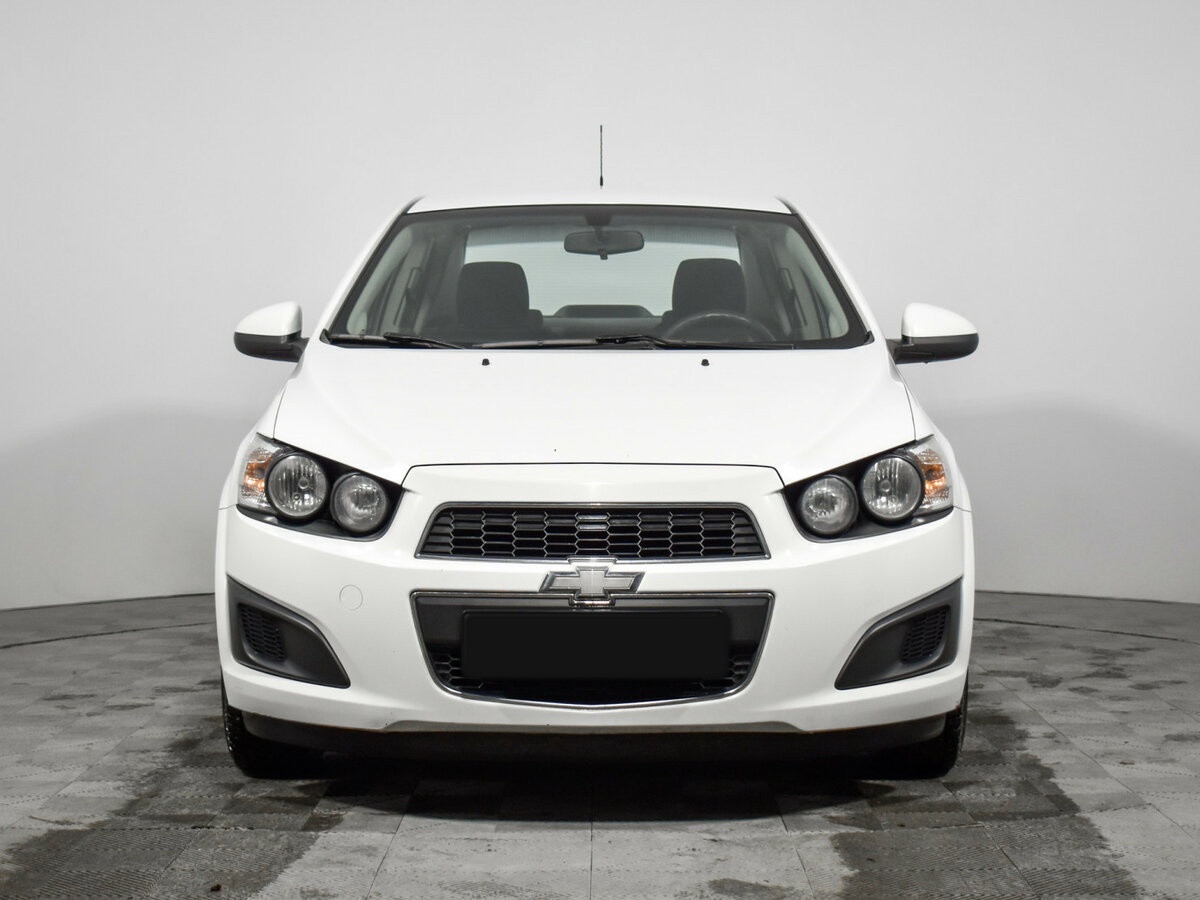 Chevrolet Aveo с пробегом — 2014 год. Фото: #1
