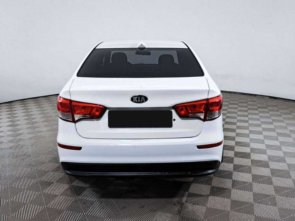 Kia Rio с пробегом — 2017 год. Фото: #5