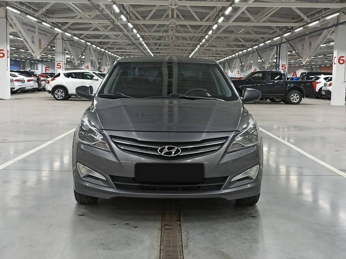 Hyundai Solaris с пробегом — 2015 год. Фото: #1
