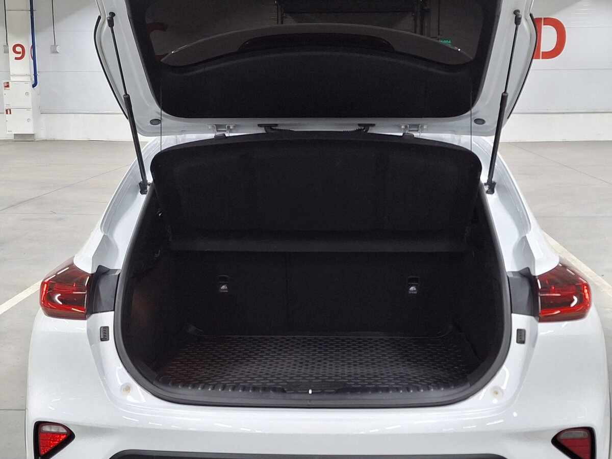 Kia XCeed с пробегом — 2020 год. Фото: #9