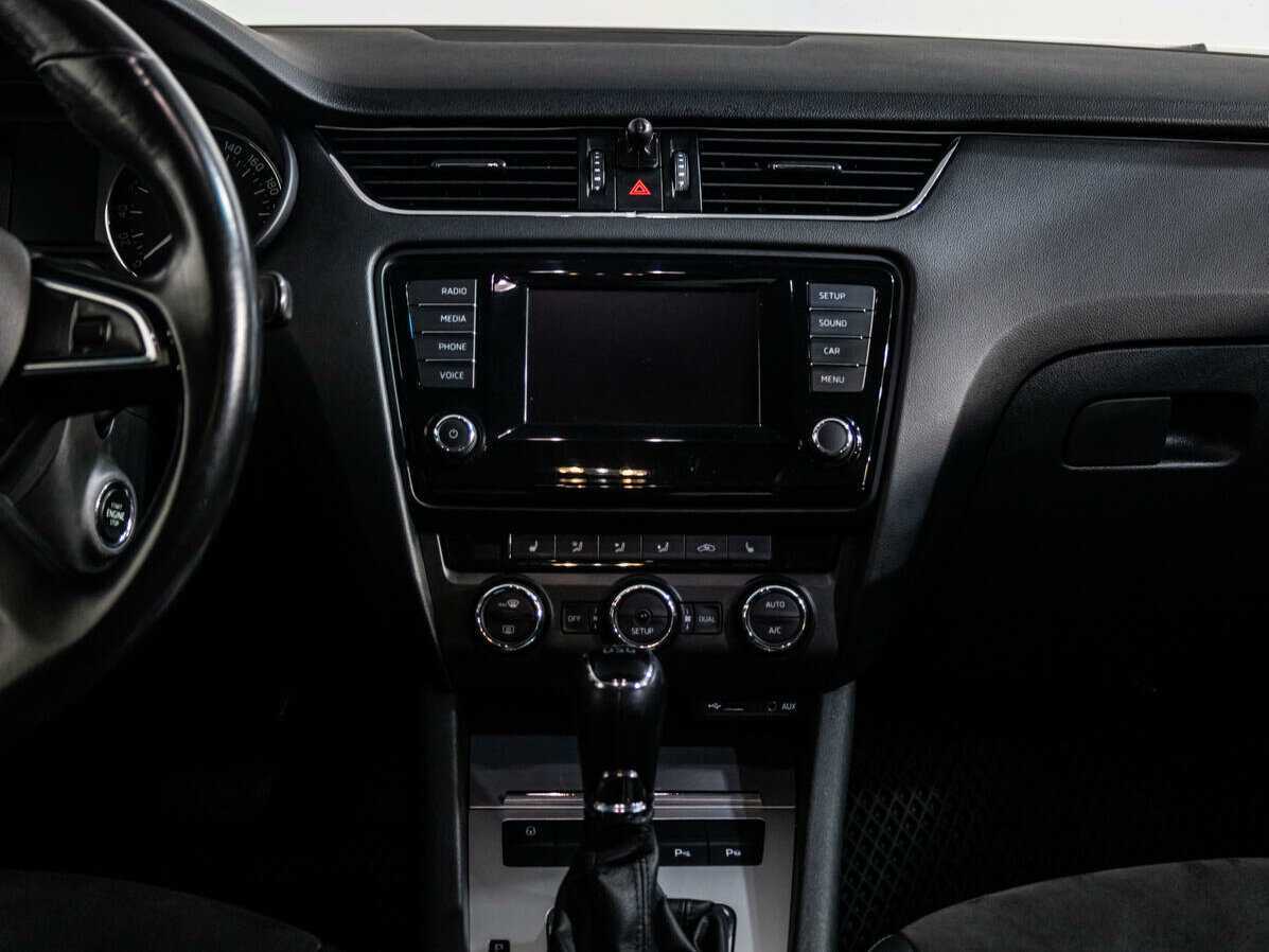 Skoda Octavia с пробегом — 2015 год. Фото: #12