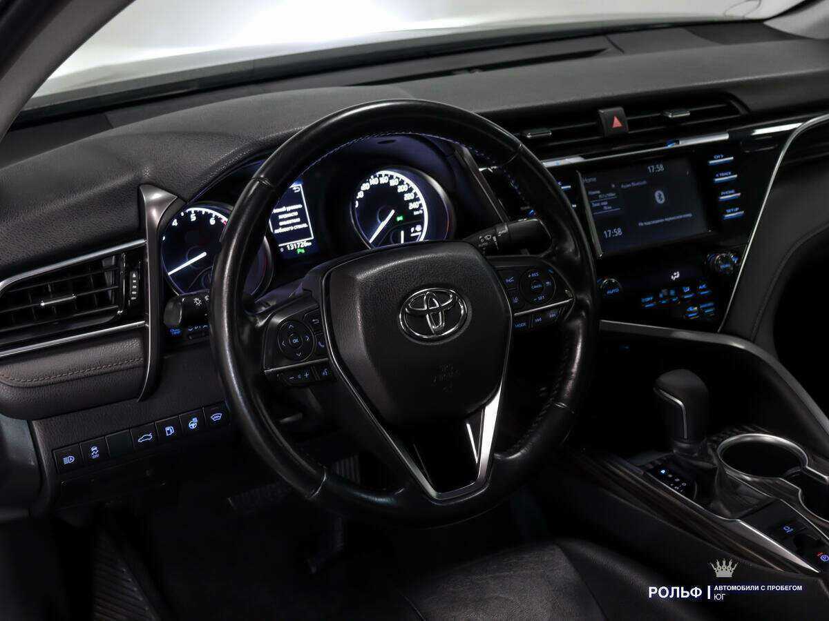 Toyota Camry с пробегом — 2018 год. Фото: #15