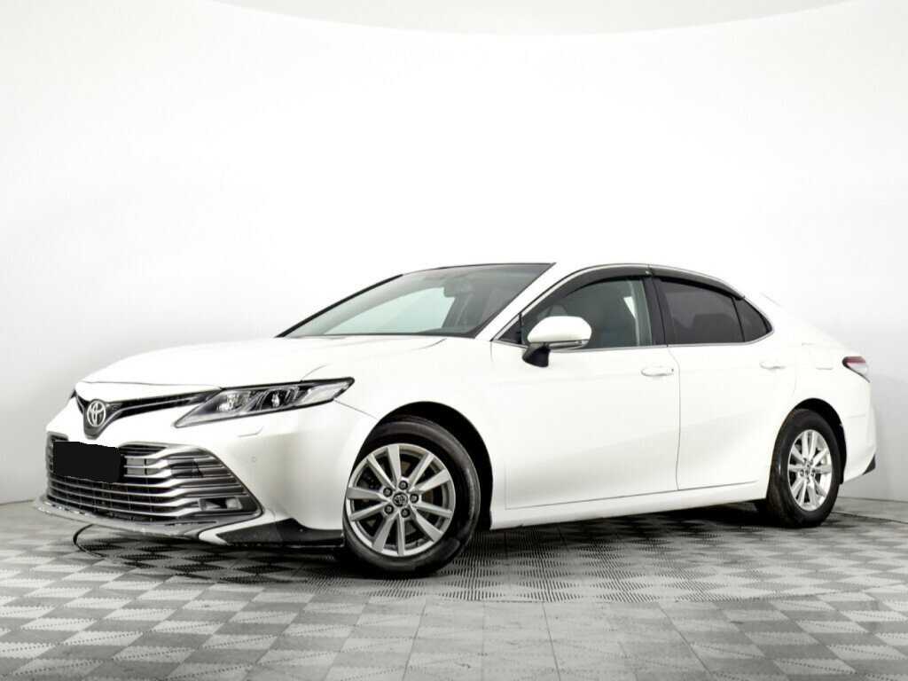 Toyota Camry с пробегом — 2018 год. Посмотреть фото