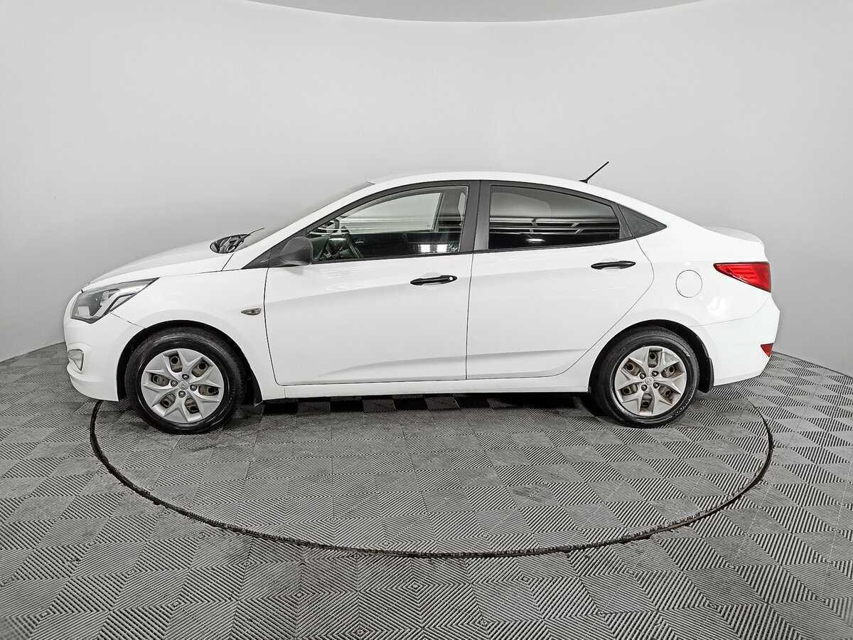 Hyundai Solaris с пробегом — 2015 год. Фото: #7