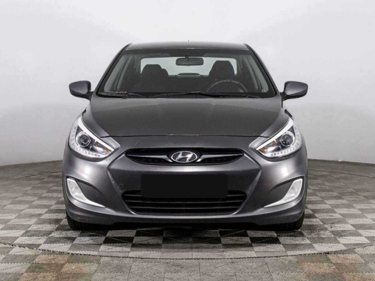Hyundai Solaris с пробегом — 2014 год. Фото: #1