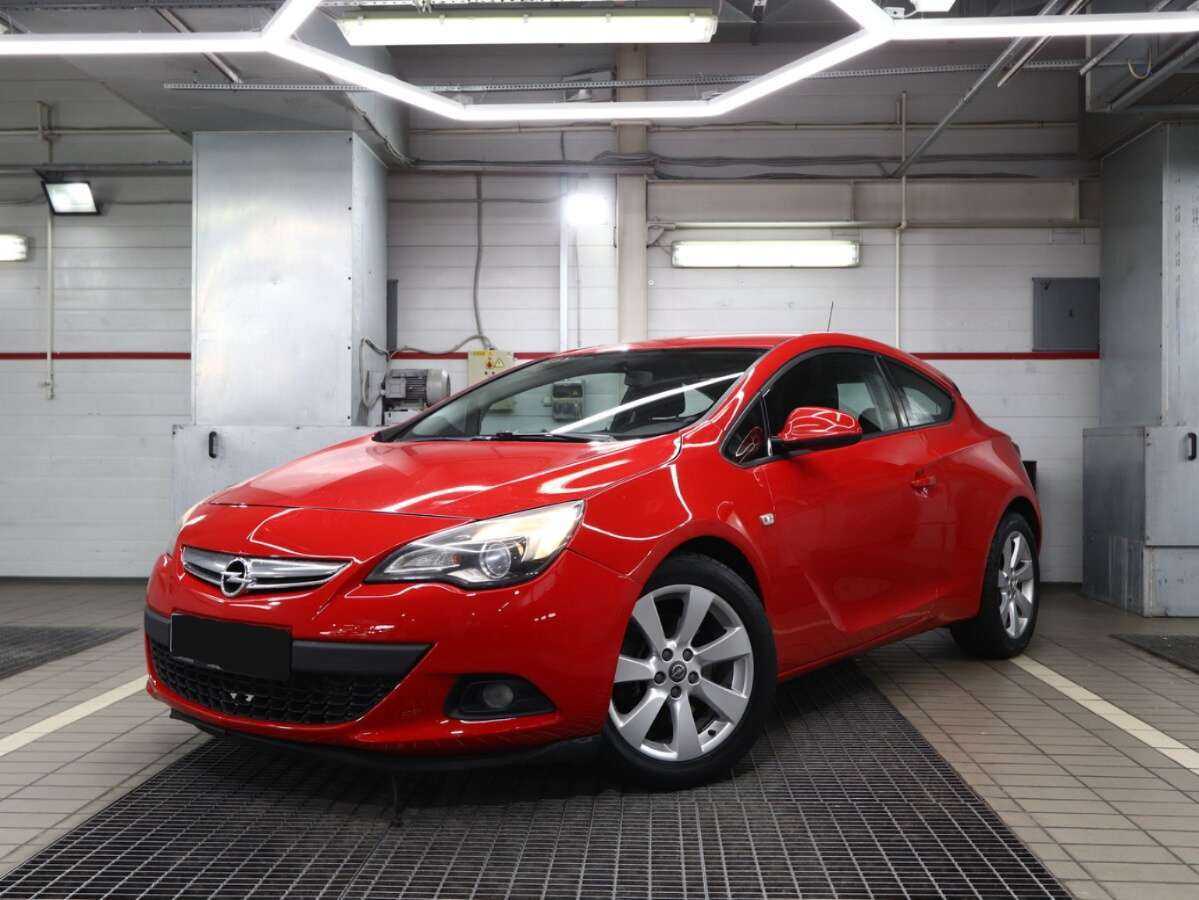 Opel Astra с пробегом — 2012 год. Фото: #0