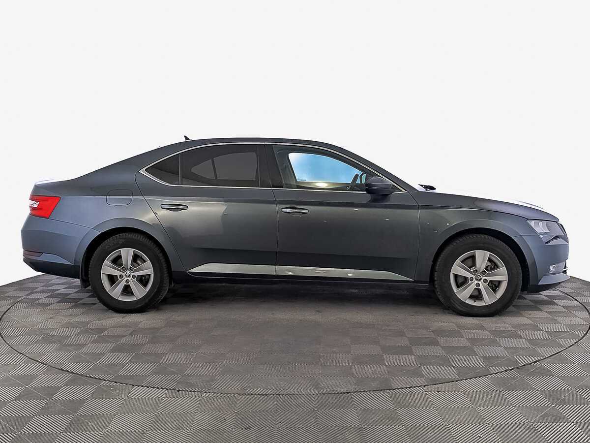 Skoda Superb с пробегом — 2019 год. Фото: #3