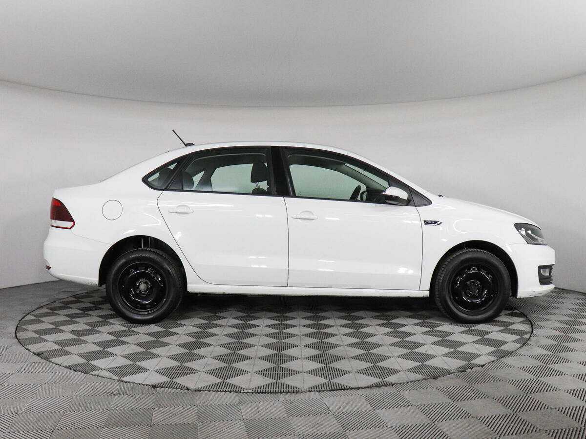 Volkswagen Polo с пробегом — 2018 год. Фото: #3