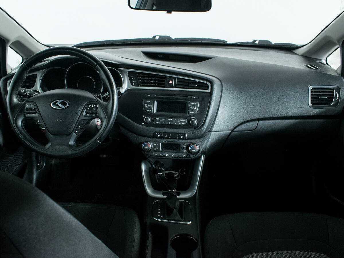 Kia Ceed с пробегом — 2015 год. Фото: #10