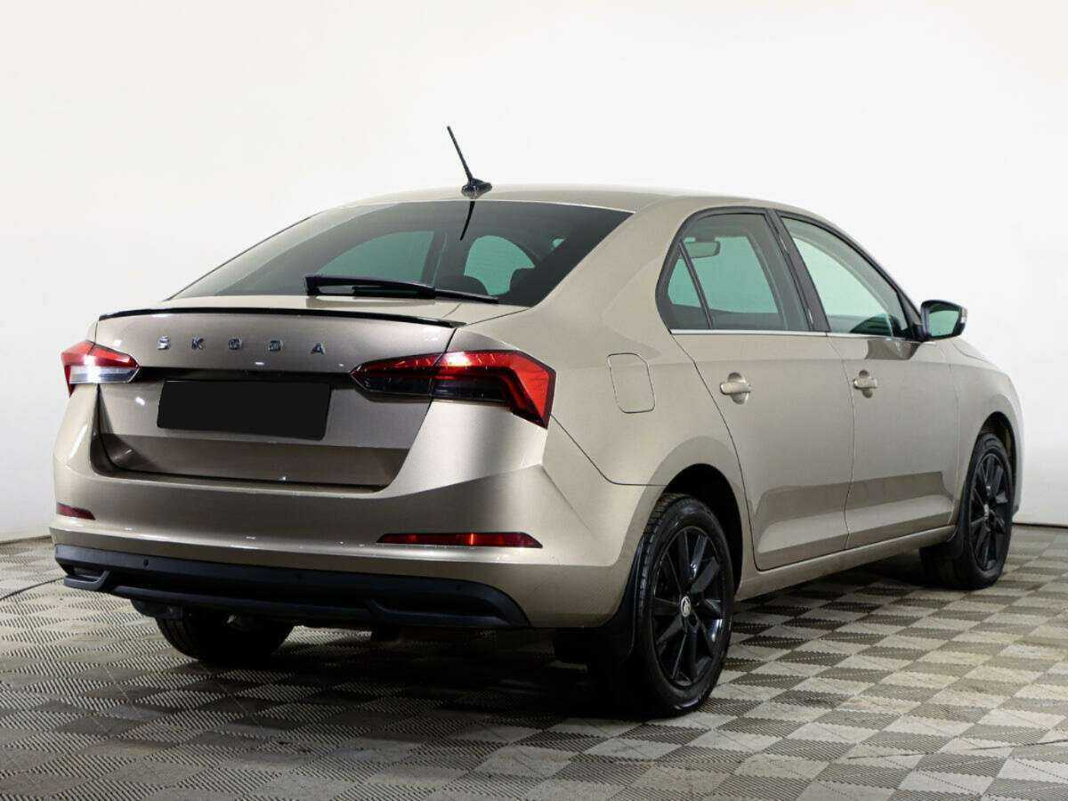 Skoda Rapid с пробегом — 2021 год. Фото: #3