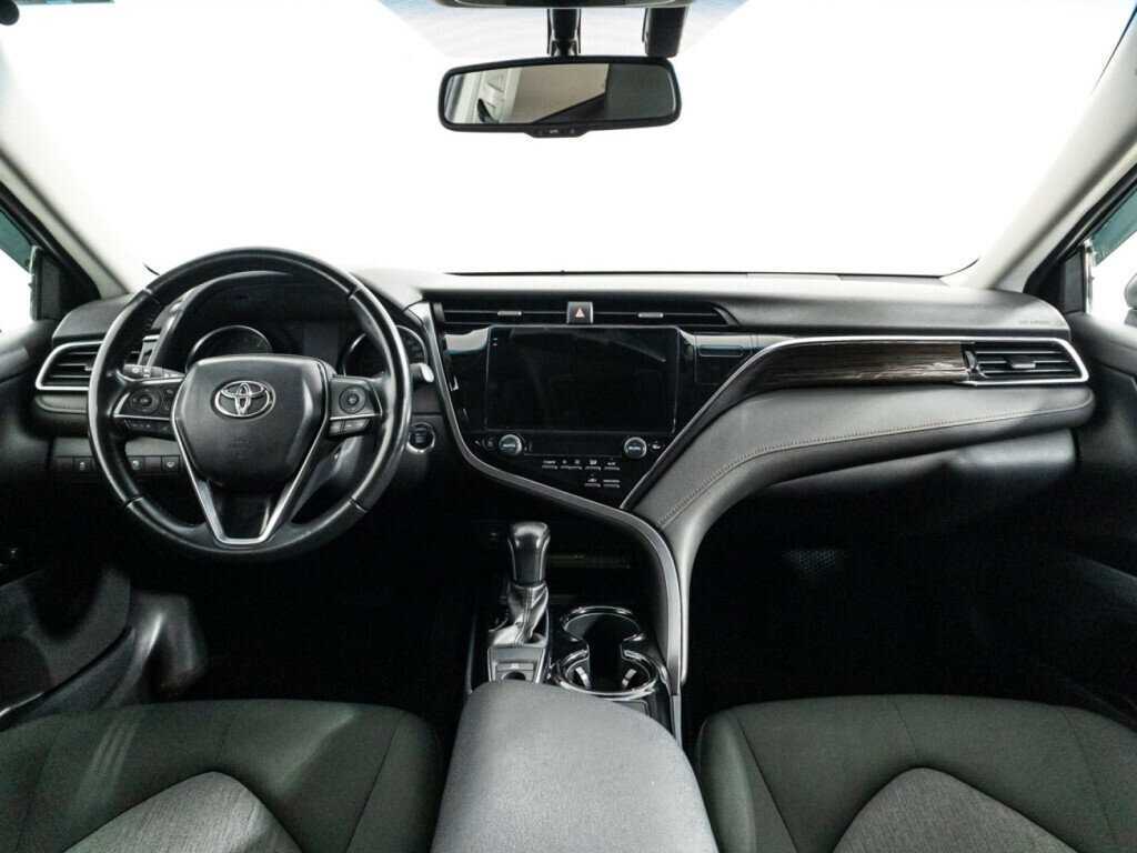 Toyota Camry с пробегом — 2021 год. Фото: #12