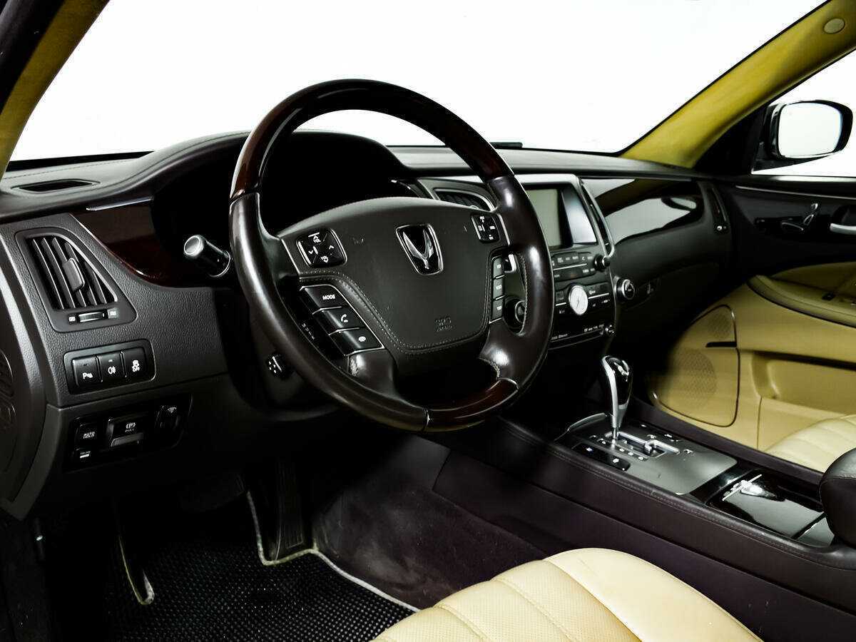 Hyundai Equus с пробегом — 2012 год. Фото: #12
