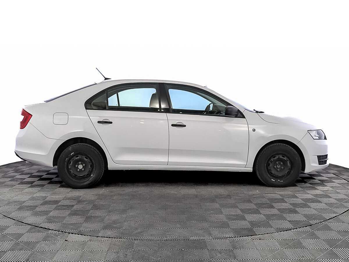 Skoda Rapid с пробегом — 2017 год. Фото: #3