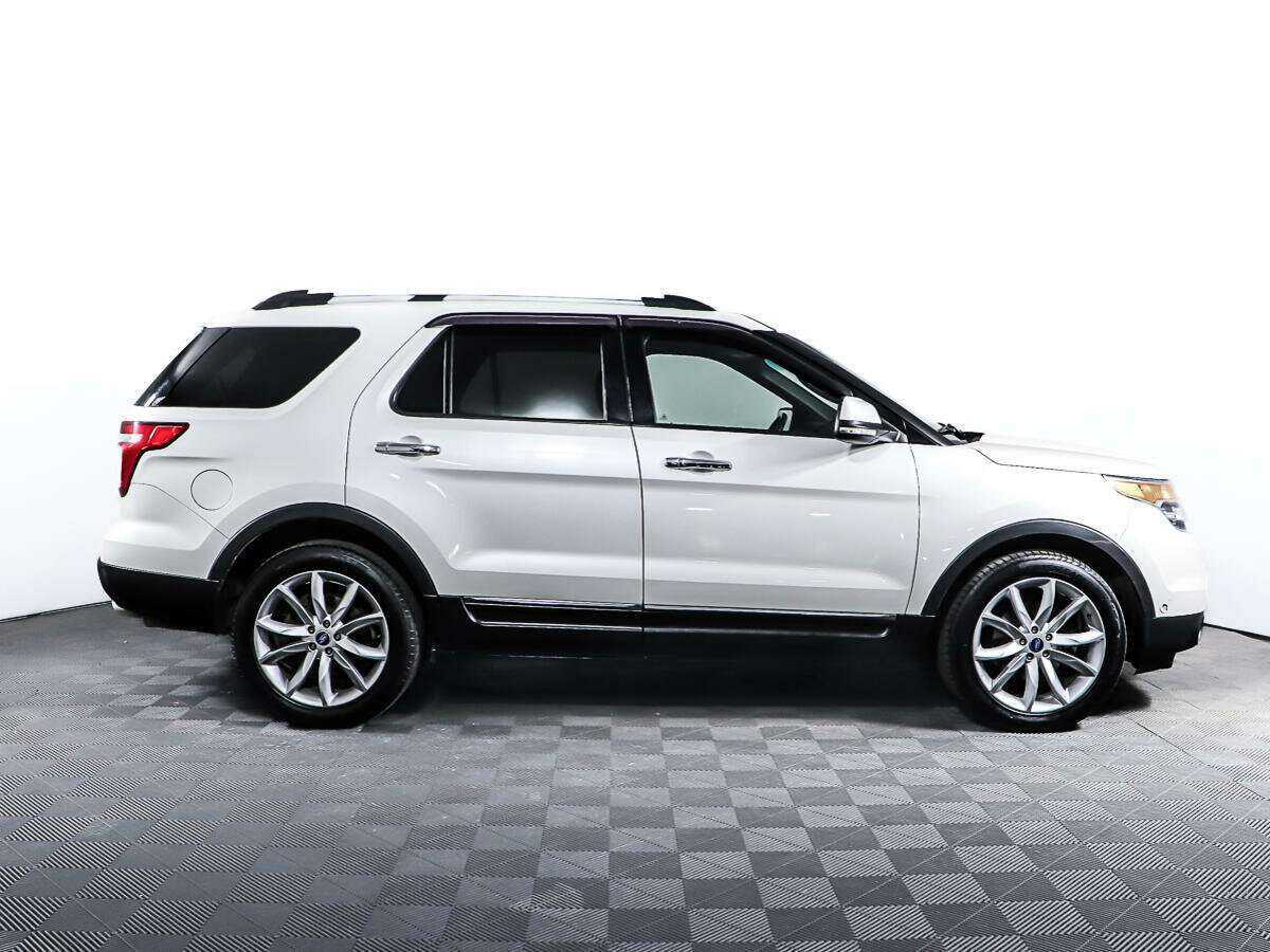 Ford Explorer с пробегом — 2012 год. Фото: #3