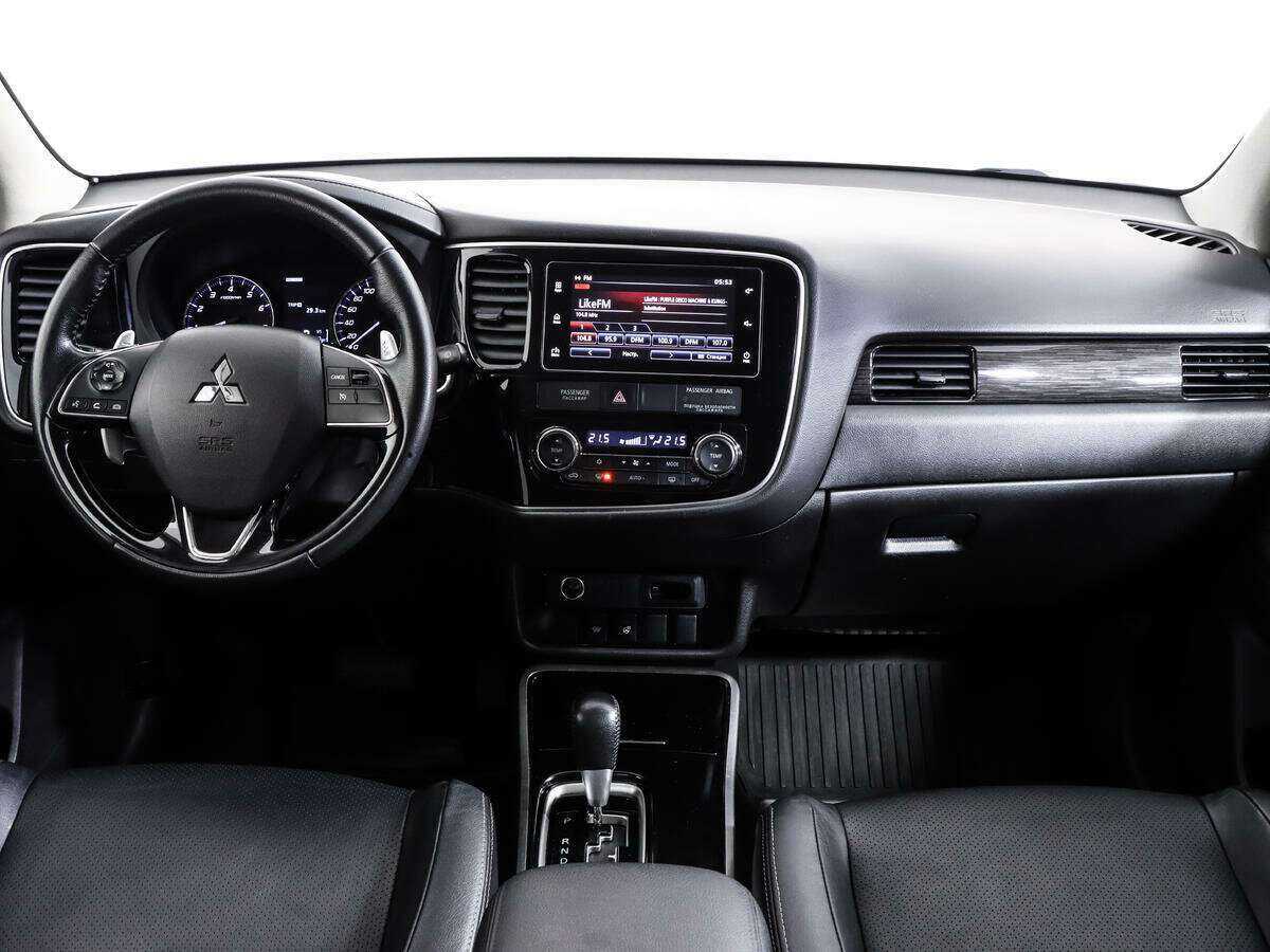 Mitsubishi Outlander с пробегом — 2018 год. Фото: #7