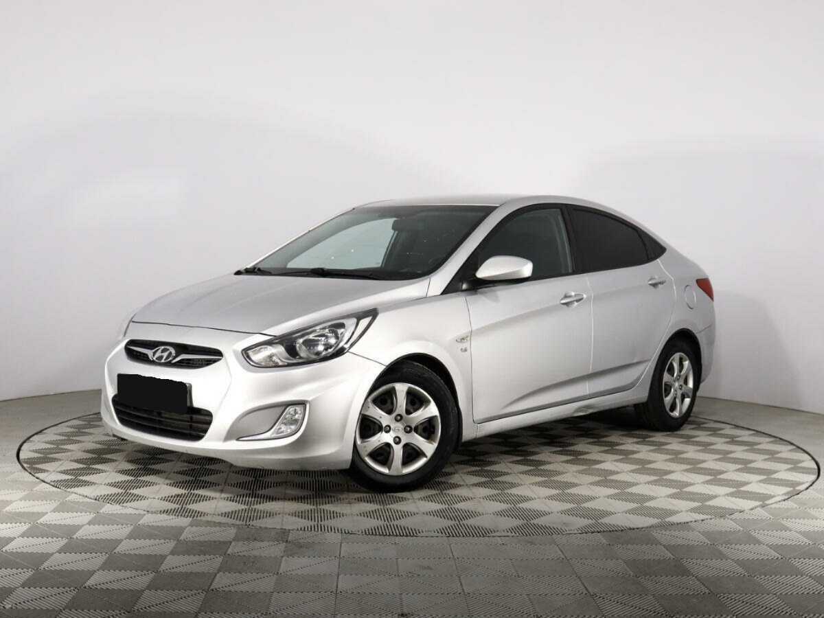 Hyundai Solaris с пробегом — 2012 год. Фото: #0