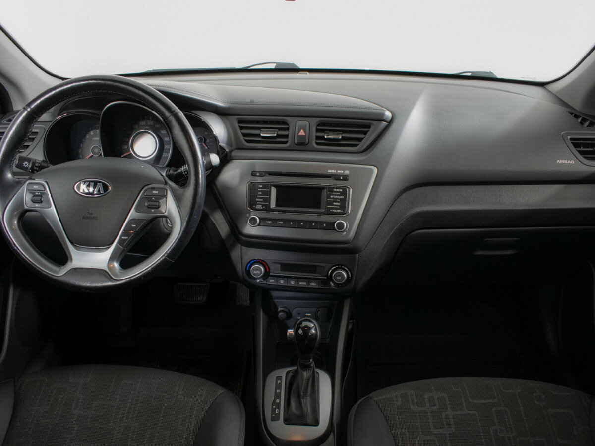 Kia Rio с пробегом — 2016 год. Фото: #10