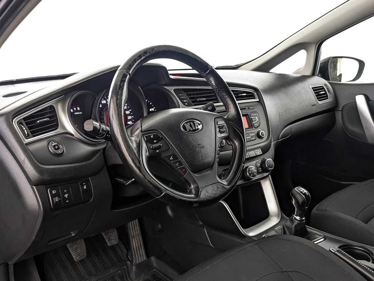 Kia Ceed с пробегом — 2015 год. Фото: #10