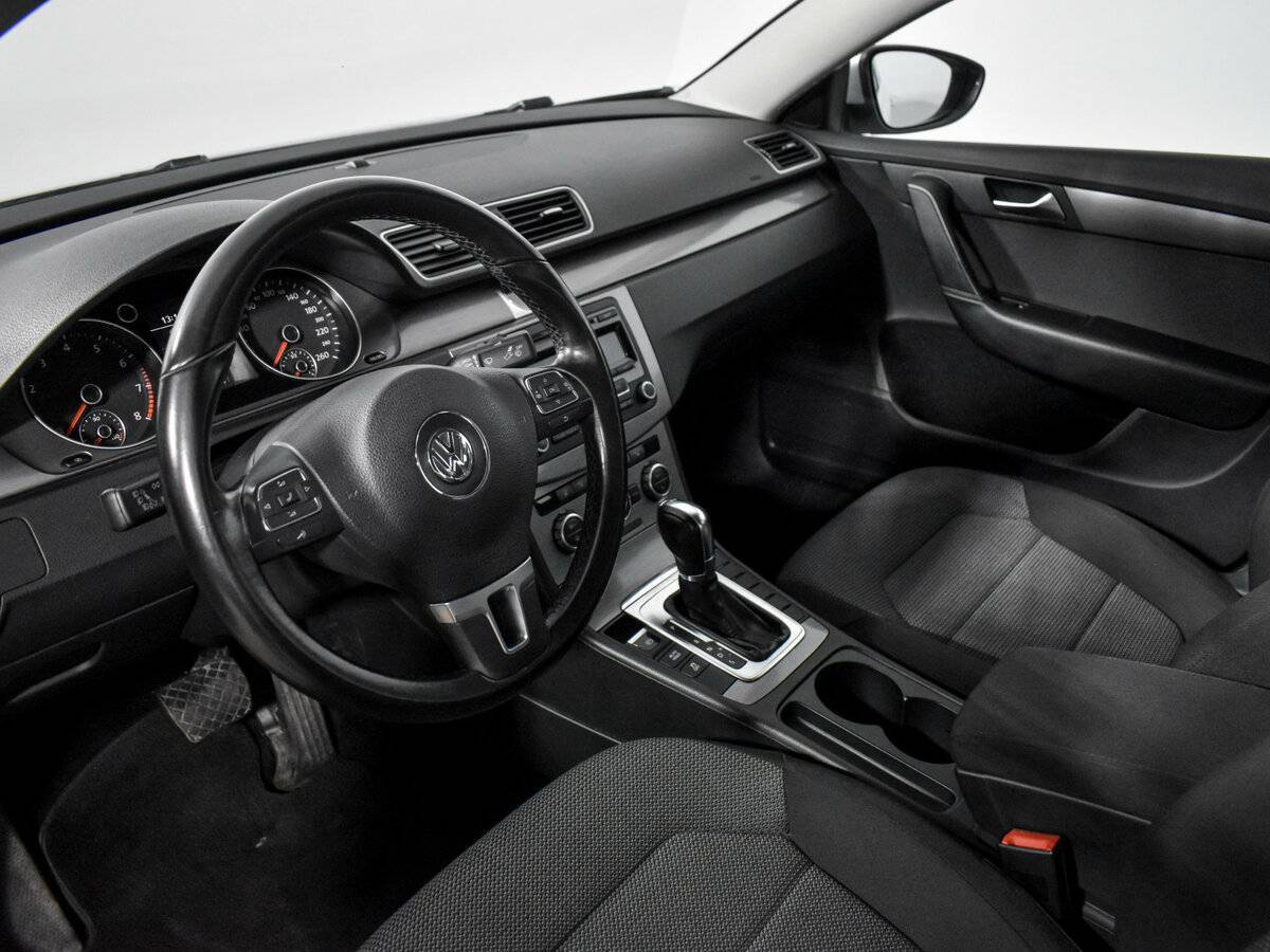 Volkswagen Passat с пробегом — 2012 год. Фото: #8