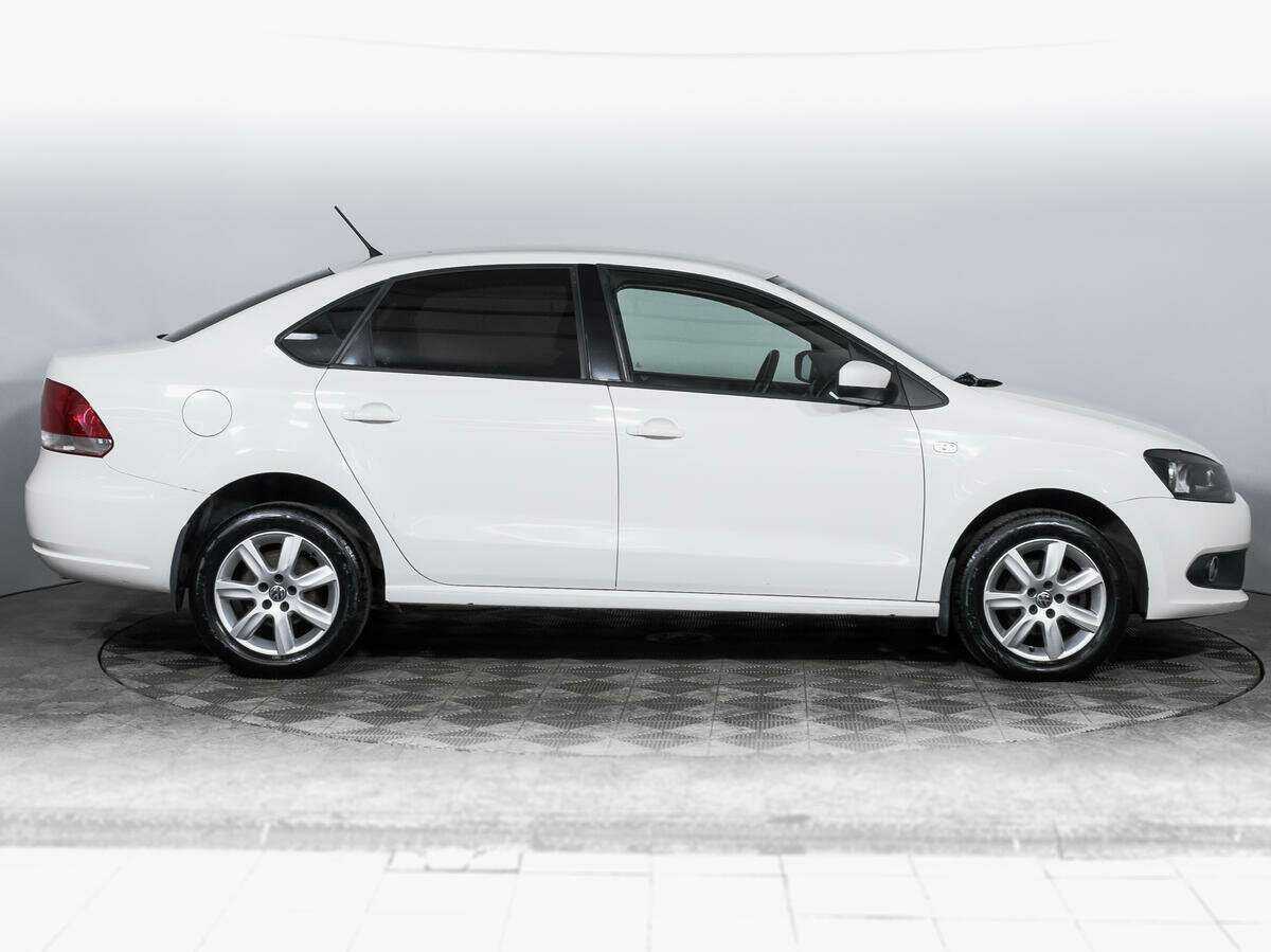 Volkswagen Polo с пробегом — 2013 год. Фото: #3