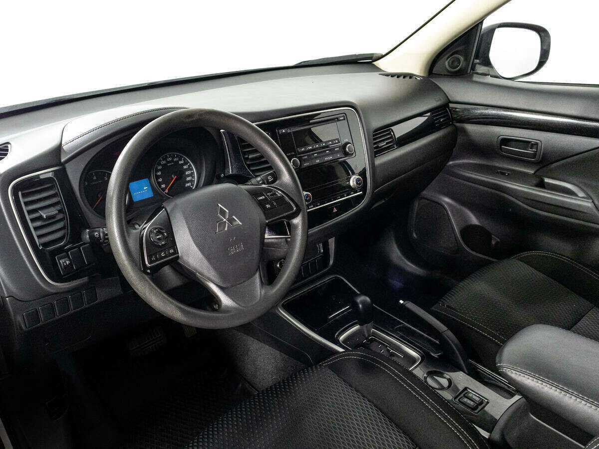 Mitsubishi Outlander с пробегом — 2020 год. Фото: #10