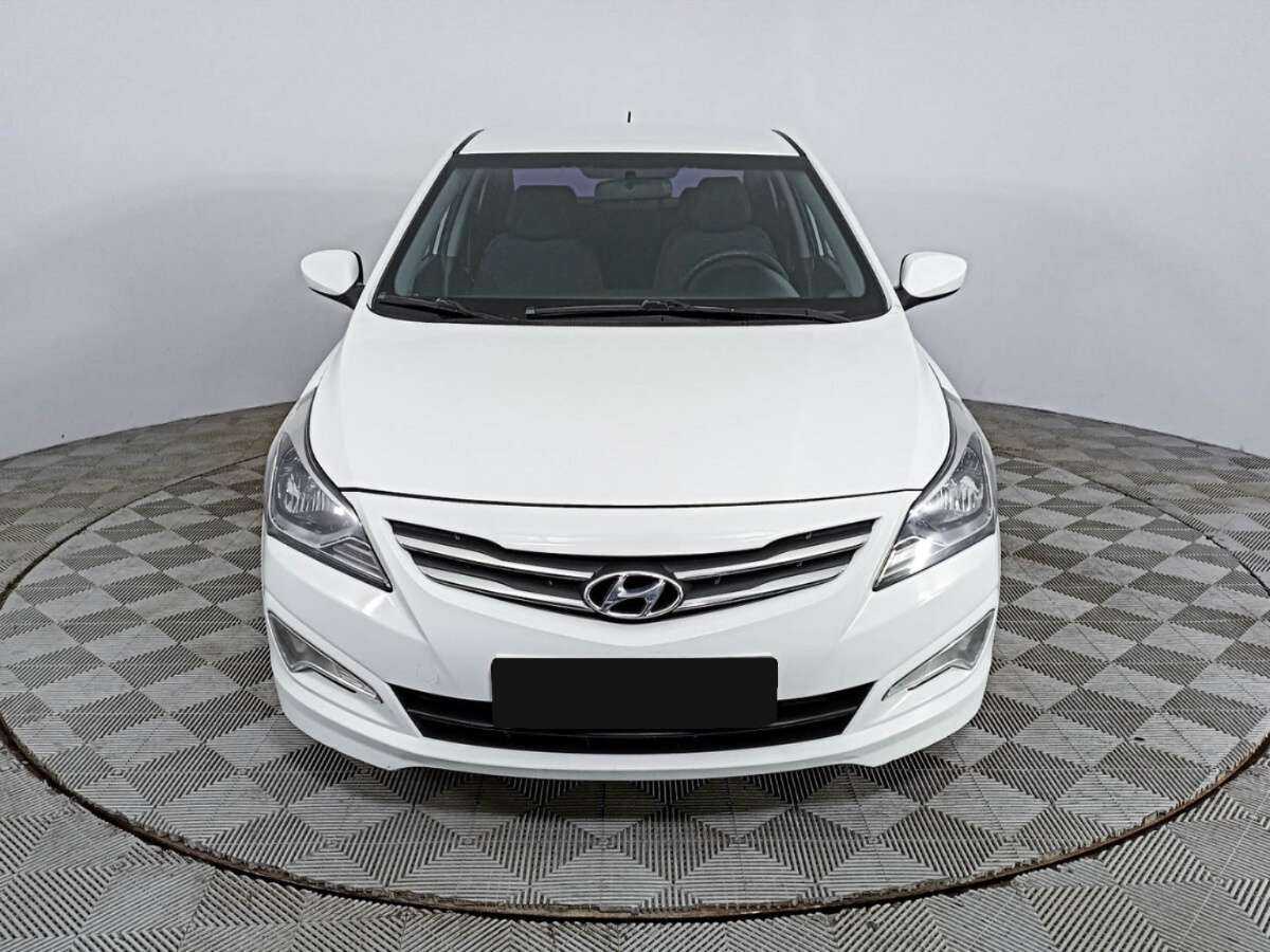 Hyundai Solaris с пробегом — 2015 год. Фото: #1