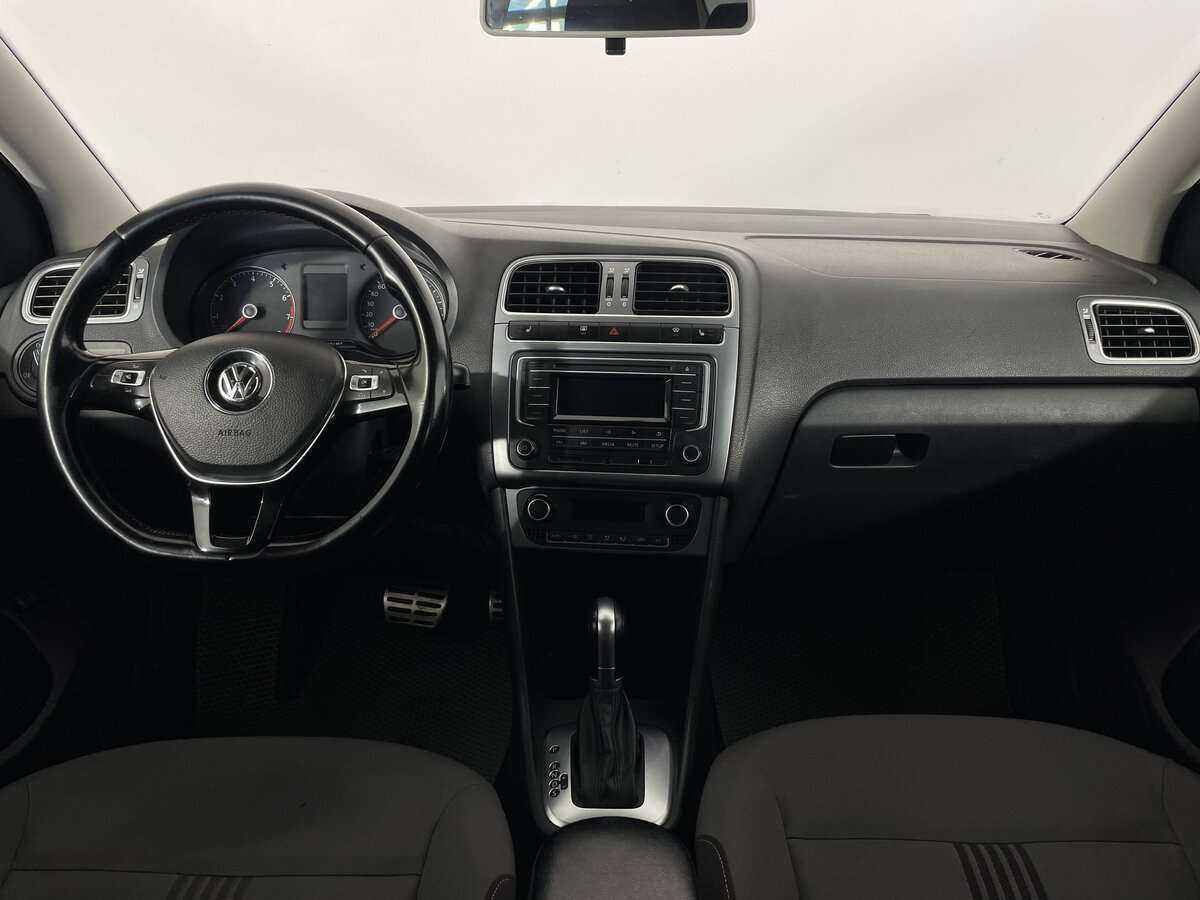 Volkswagen Polo с пробегом — 2016 год. Фото: #7
