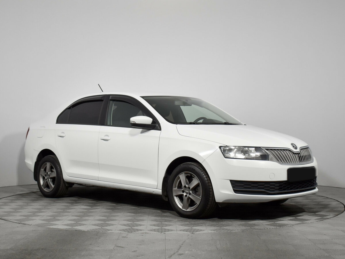 Skoda Rapid с пробегом — 2017 год. Фото: #2